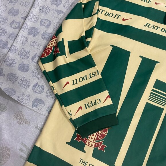 Nike Unisex Longsleeve Cream and Green Polos - Picture 5 of 8